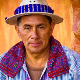 <em>Esteban</em>